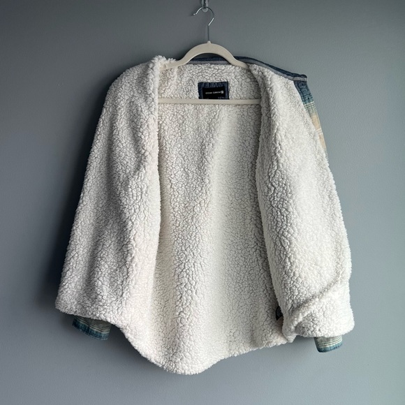 Striped Sherpa Lined Shacket - Picture 3 of 5